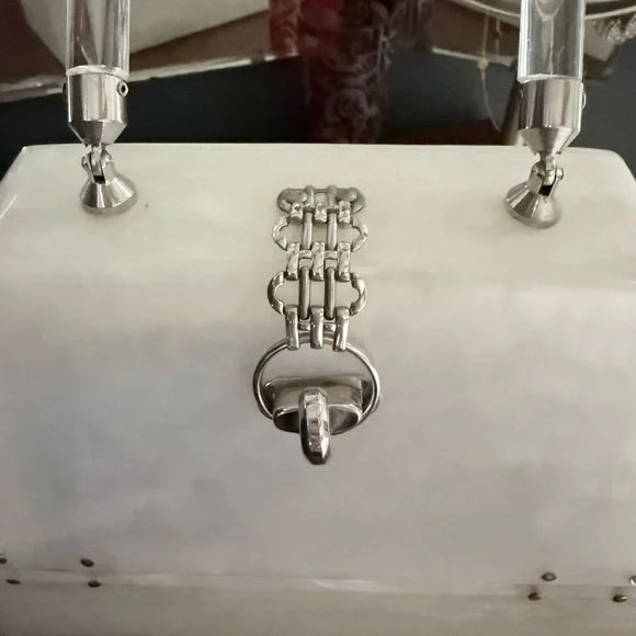 Vintage Lucite Purse: Circa 1940s-50s White w/Clear Handle : EUC : Rare Design - Picture 3 of 9